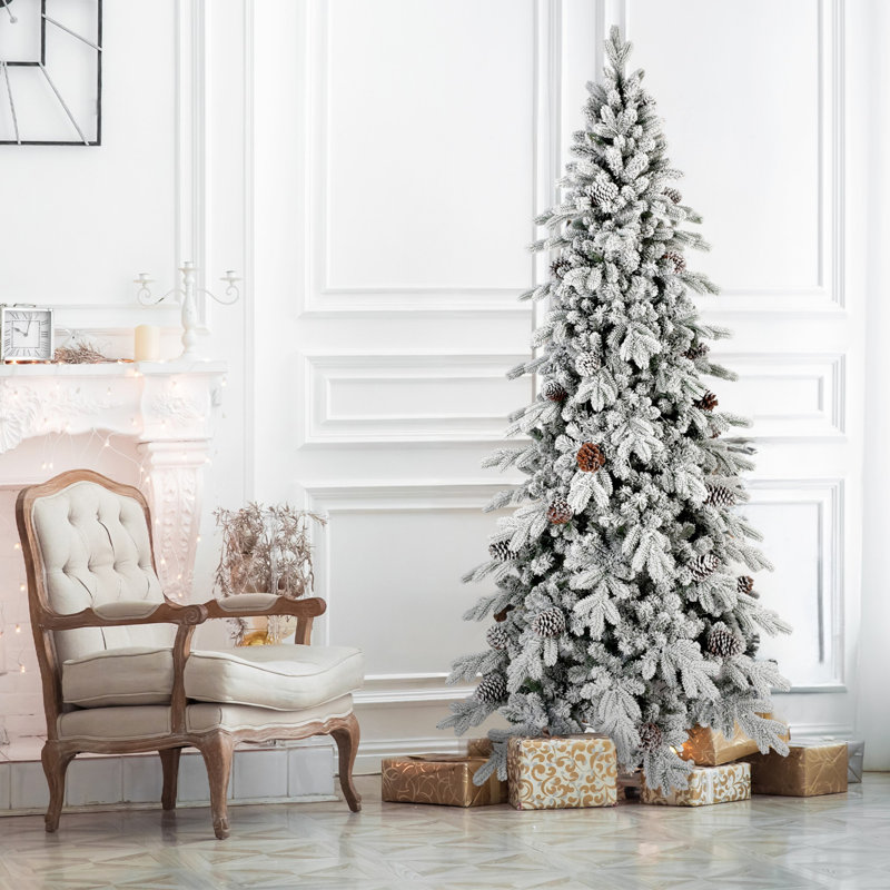 Arbre de Noël - Conception peu encombrante, branches articulées, support stable, aspect enneigé réaliste, 9'