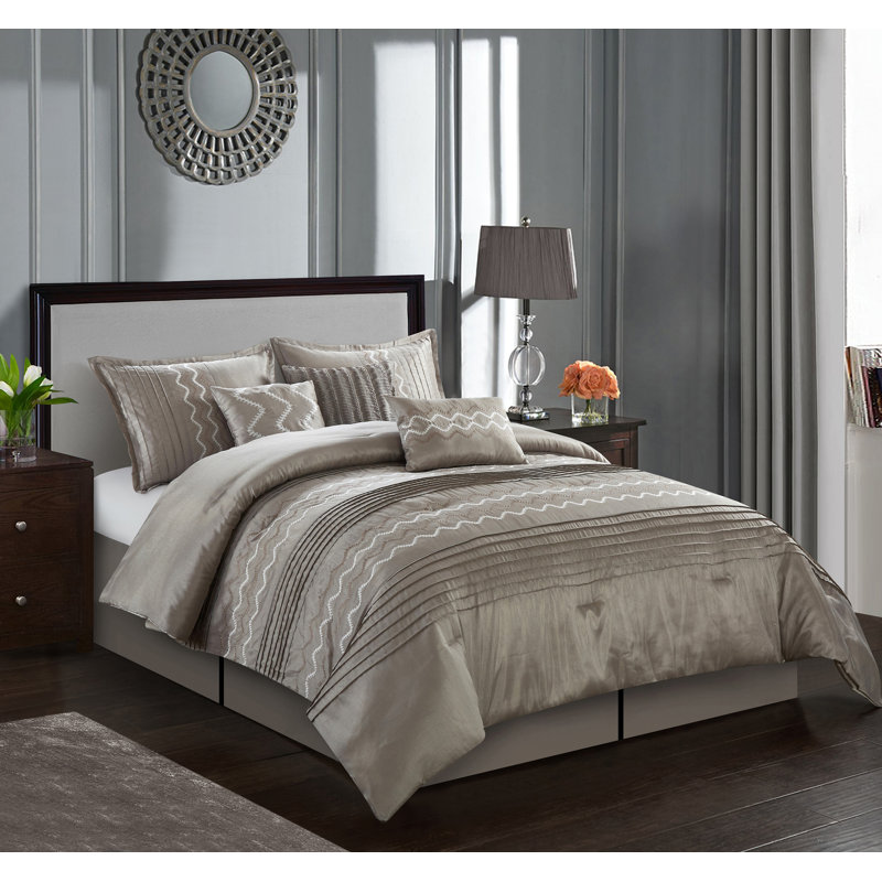 Termon Comforter Set, Queen Comforter + 6 Additional Pieces