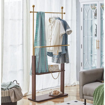 Portemanteau en acier inoxydable doré doré, portemanteau en bois massif de couleur noyer, hauteur de 68,9 pouces avec cloison en bois massif