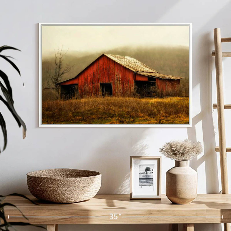 Skylight Barn dans le brouillard, Cadre flottant blanc, 25 po x 17 po