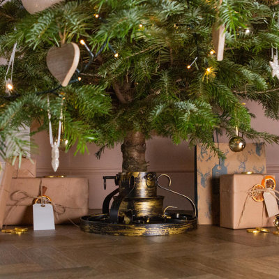 Harbour Housewares - Metal Scroll Christmas Tree Stand - Gold