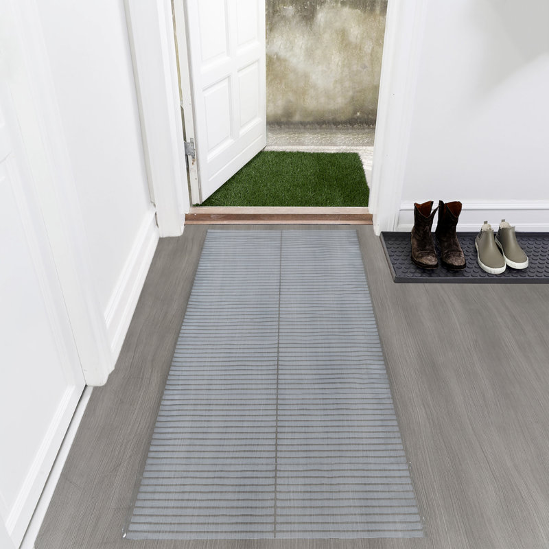 Tapis de protection / de chaise d'intérieur en plastique nervuré Multi-Grip, L 26 po x L 144 po, Transparent