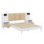 Structure de lit en bois massif avec tables de chevet, design élégant avec lampes, rotin et combinaison de bois-1983724855