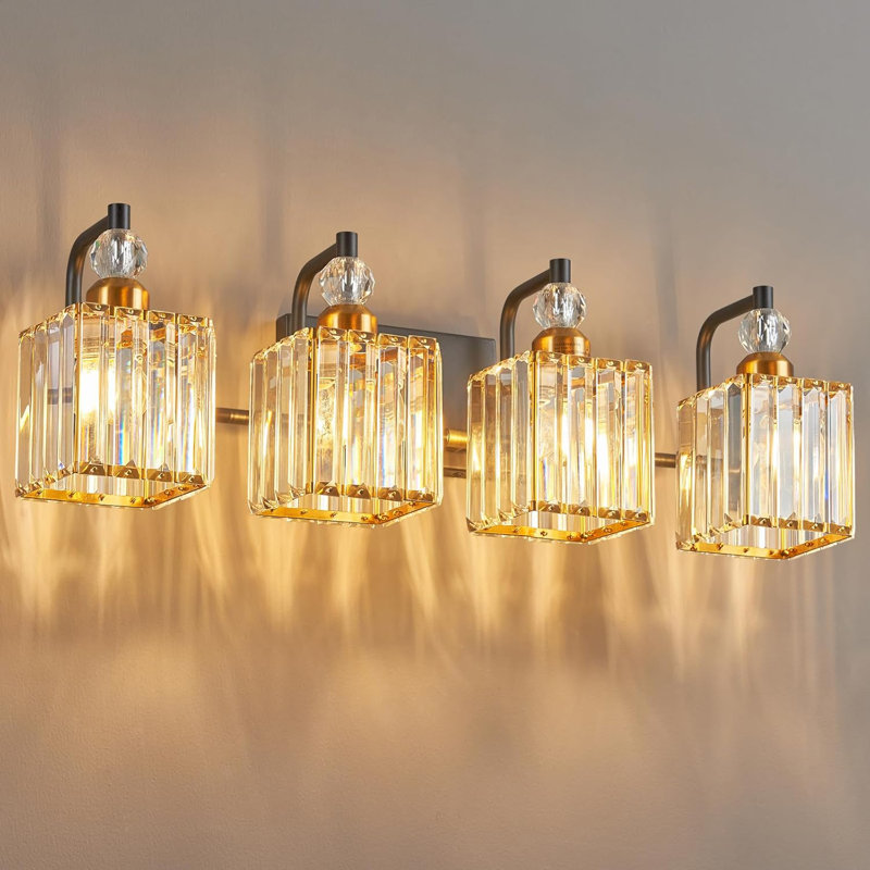 Luminaire de meuble-lavabo moderne noir et doré avec abat-jour en cristal, conception à 4 lumières, finition laiton brossé, compatible avec les ampoules E26, installation facile