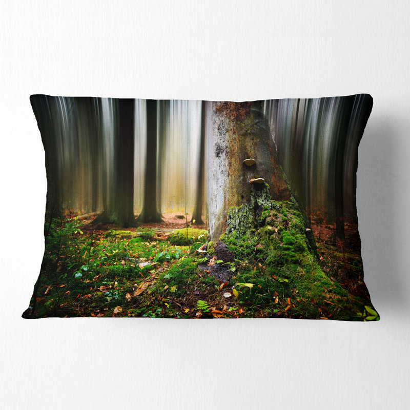 Green Forest on Snowy Morning - Coussin imprimé paysage