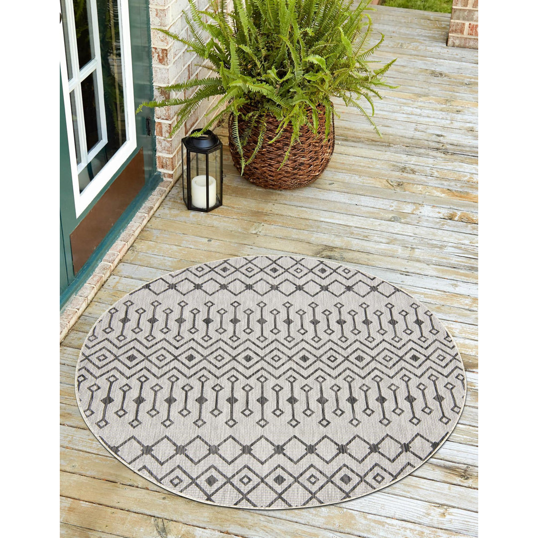 Jaylah Geometric Indoor / Outdoor Rug Gracie Oaks Rug 