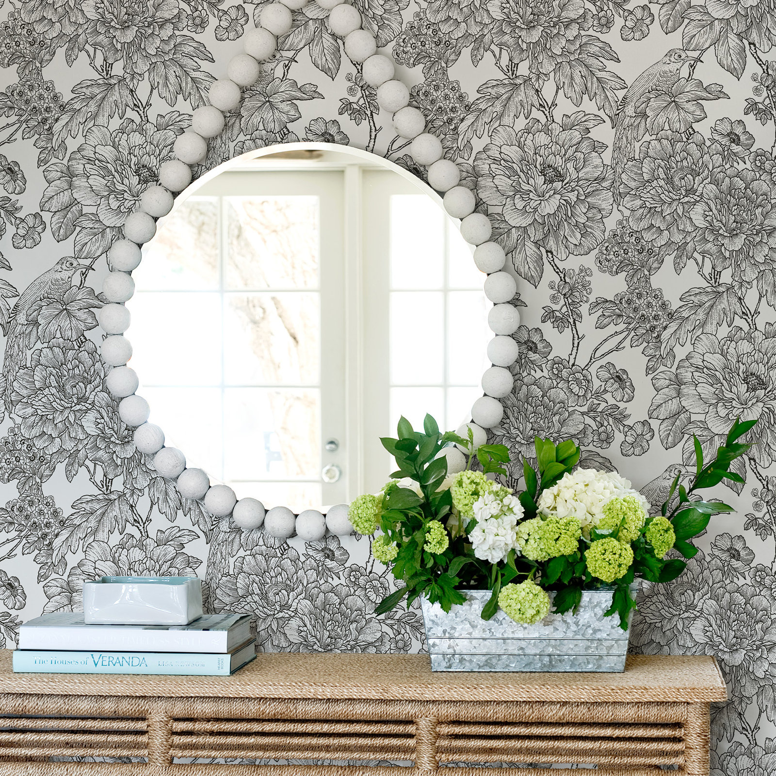 Vincie Peel & Stick Floral Wallpaper, Black