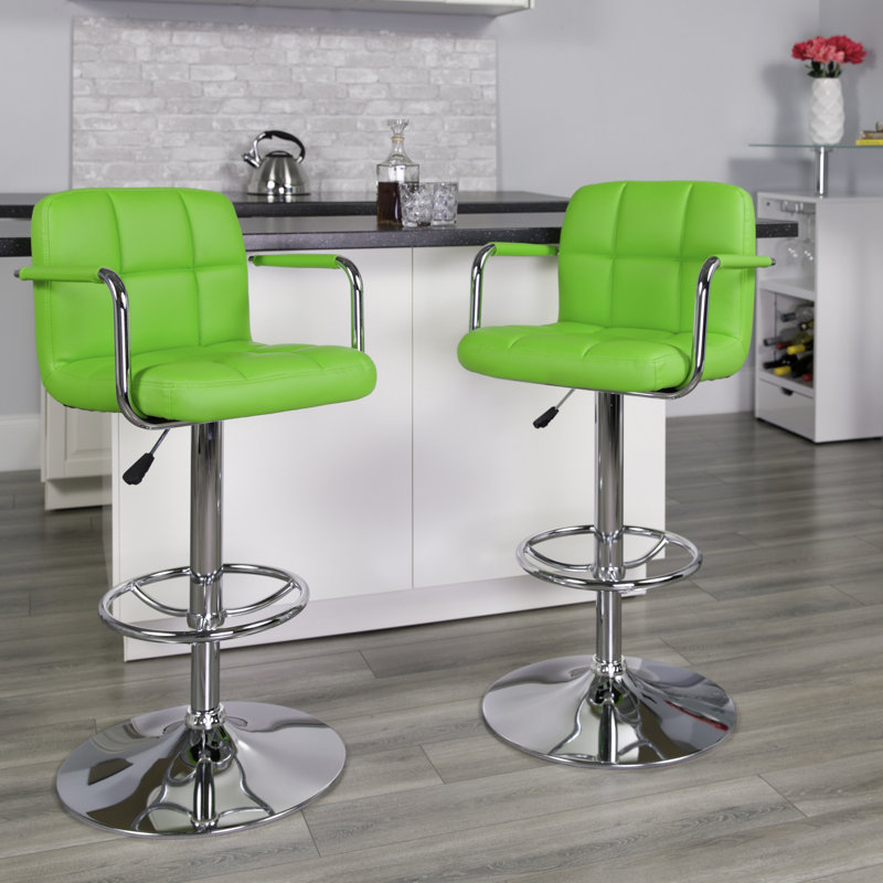 Tabouret de bar contemporain à hauteur réglable en vinyle matelassé avec accoudoirs et base chromés Chestertown, Vert, 2