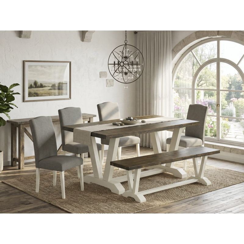 L'ensemble de table de salle à manger 6 pièces comprend une table en bois jacobine vieilli, un petit banc et 4 chaises de cuisine en lin Shitake foncé à dossier haut - Lin brossé blanc