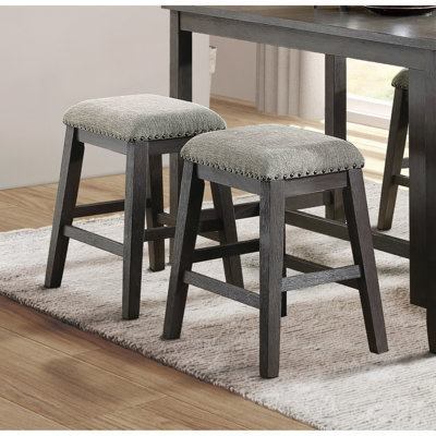 Ensemble de 2 tabourets de bar à hauteur de comptoir et garniture cloutée gris