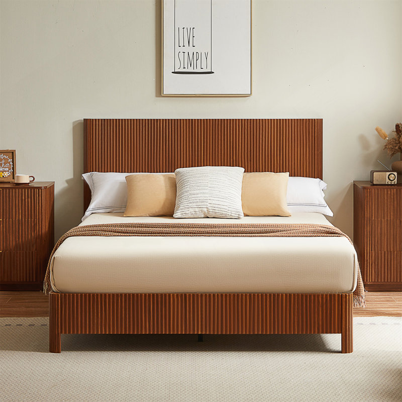 Grand lit en bois, Noyer