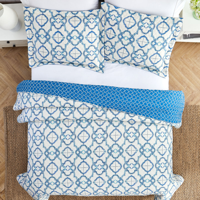 Enzyme White/Blue 100% Cotton Reversible Quilt Set, King Quilt + 2 Shams