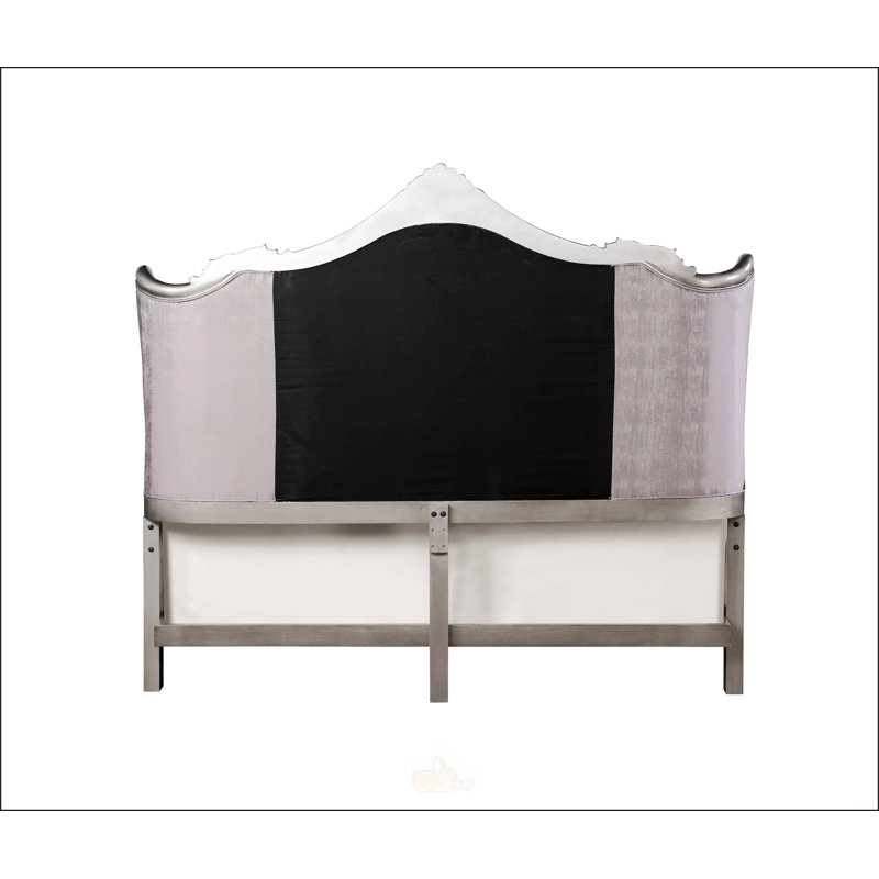 Grand lit en velours et finition platine antique, Grand lit
