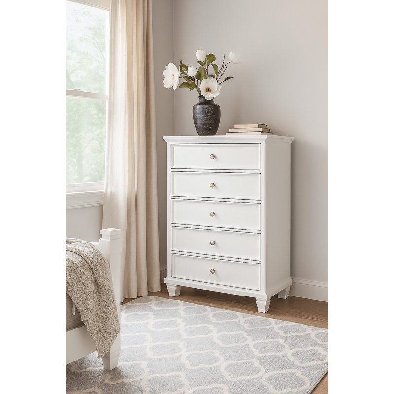 Commode haute Heno, 5 tiroirs de rangement avec boutons ronds en nickel, blanc