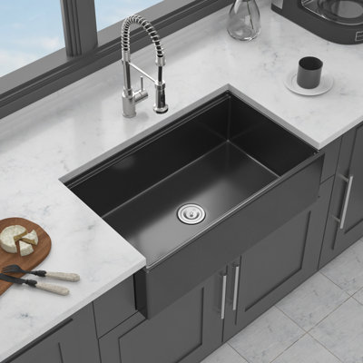 Station de travail d'évier de cuisine en céramique noire matte, profondeur de produit de 33 po, vernis lisse, à copeaux, comprend évier de 10 po avec grille et passoire, construction, rail d'économie d'espace, décoloration, réversible