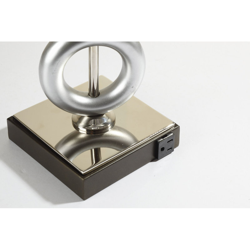 Une paire de lampes de table à 3 anneaux en argent de 29 po de hauteur (2 pièces / pièce)