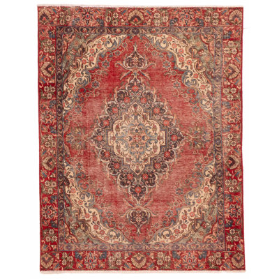 Tapis rouge Antalya 4 pi 6 po x 5 pi 9 po