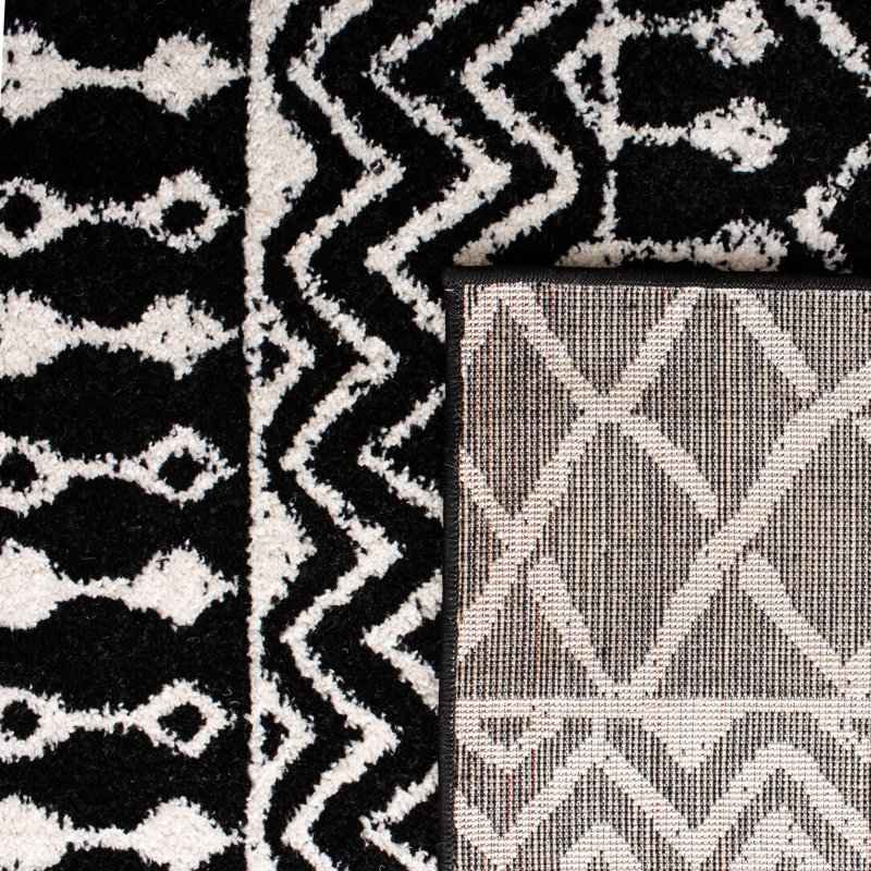 Mangum Geometric Area Rug, Rectangle 160 x 229 cm