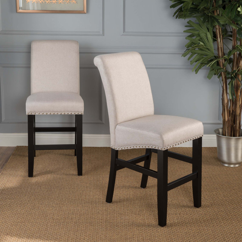 Tabourets de comptoir contemporains rembourrés avec garniture cloutée, ensemble de deux, idéaux pour divers espaces intérieurs et sièges confortables