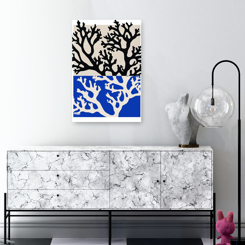 Tableau mural abstrait moderne et organique à contraste de corail, représentant l'océan et la nature organique.