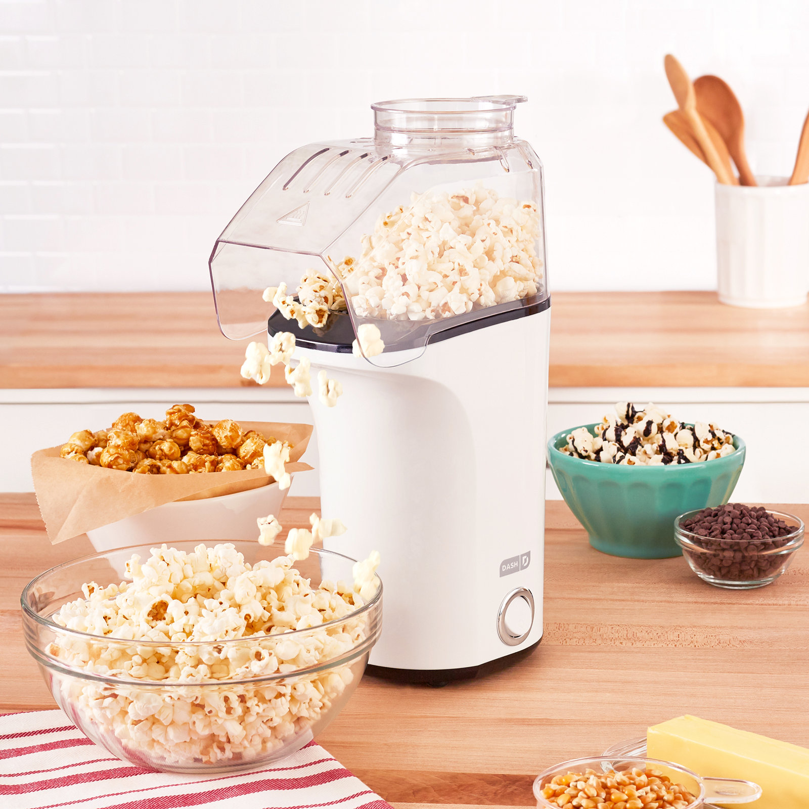 Dash Fresh 16 Cooked Cup Hot Air Popcorn Popper, White