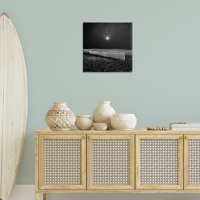 «Beach Fence at Night» par Chip Forelli, H 24 po x l 24 po