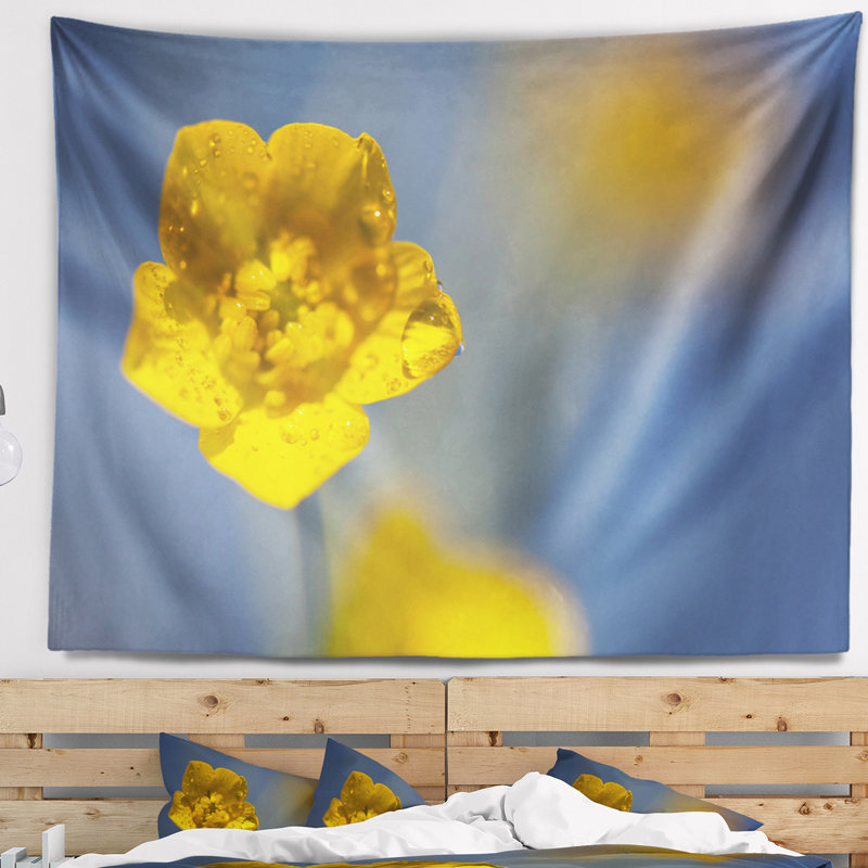 Tapisserie florale solitaire grande fleur jaune, H 32 po x l 39 po