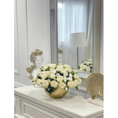 Faux centre de table pivoine ombré blanc / vert: arrangement de vase doré champêtre