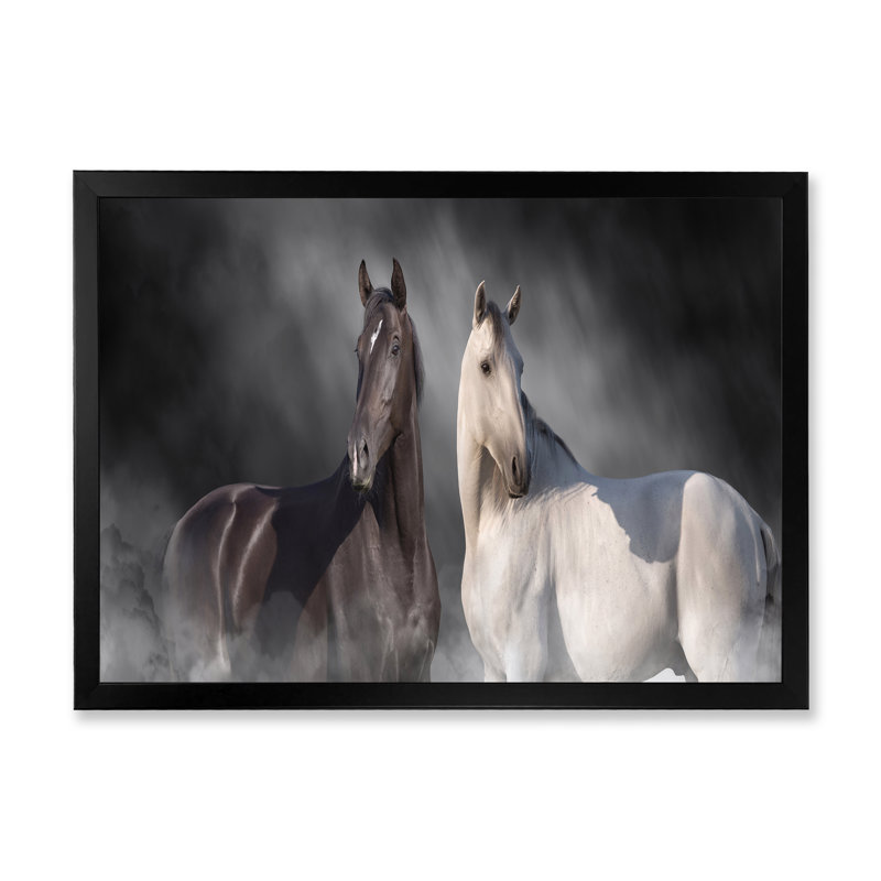 Portrait d'un cheval noir et blanc en gros plan I - Peinture sur toile, H 16 po x l 32 po