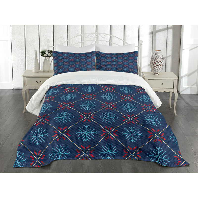 Nordic Blue and Beige Queen Bedspread Set with Snowflake Motifs