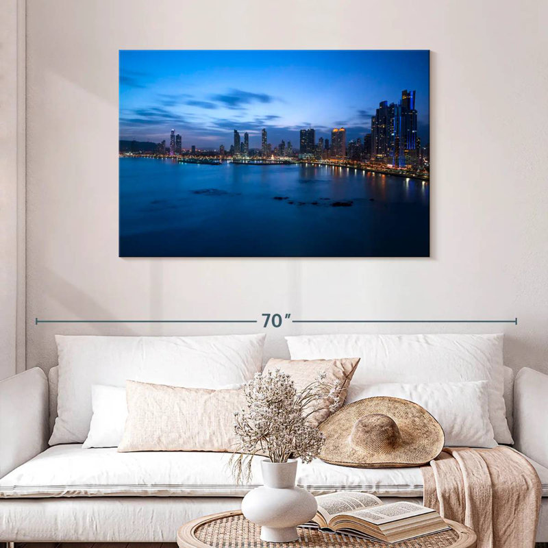 Hannes Panama, 30" H x 45" W