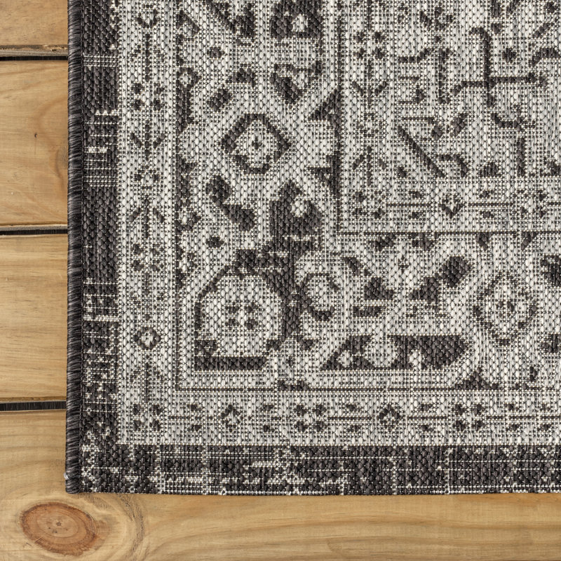 Moten Medallion Textured Weave Gray/Black Indoor/Outdoor Rug, Runner 2'2" x 10'