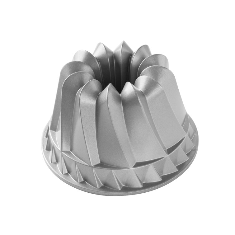 Nordic Ware Non-Stick Round Lotus Bundt Cake Pan