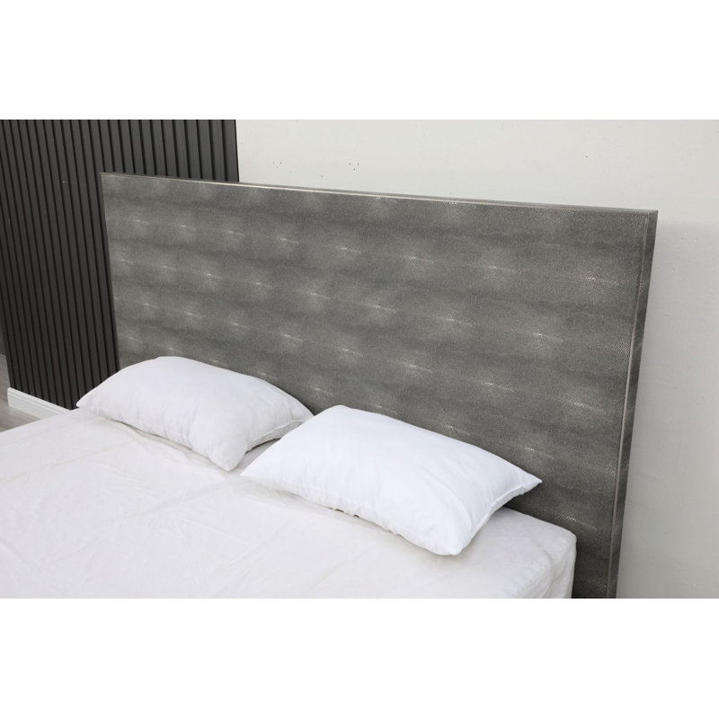 Antionett Piece Bedroom Set