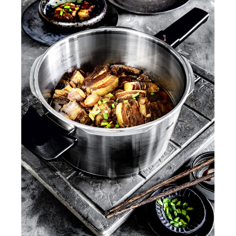 Fissler Vitaquick® Premium 2-piece set, 2.6 Quart Pressure Skillet Set and 4.8 Quart Pressure Cooker, 14.4" W x 14.4" D