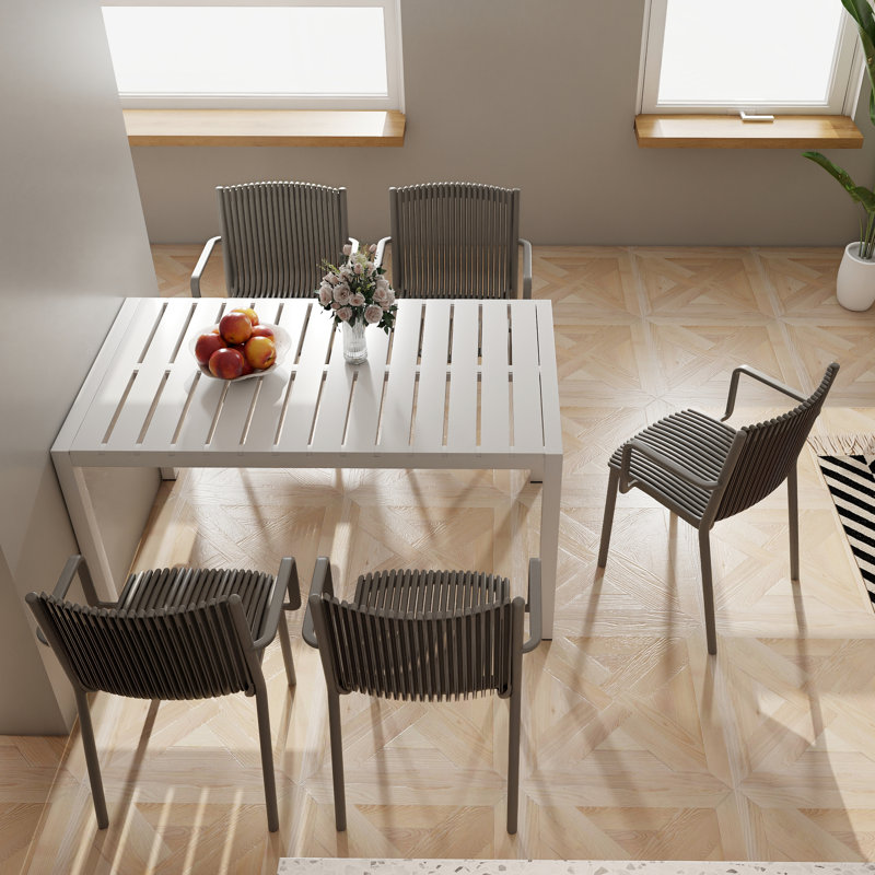 4 fauteuils en plastique gris chaud avec matériau PP résistant aux intempéries, dossier à lattes ergonomique, capacité de 300 lb et plus, patins antidérapants, empilables, assemblables et convenant au salon et au bureau