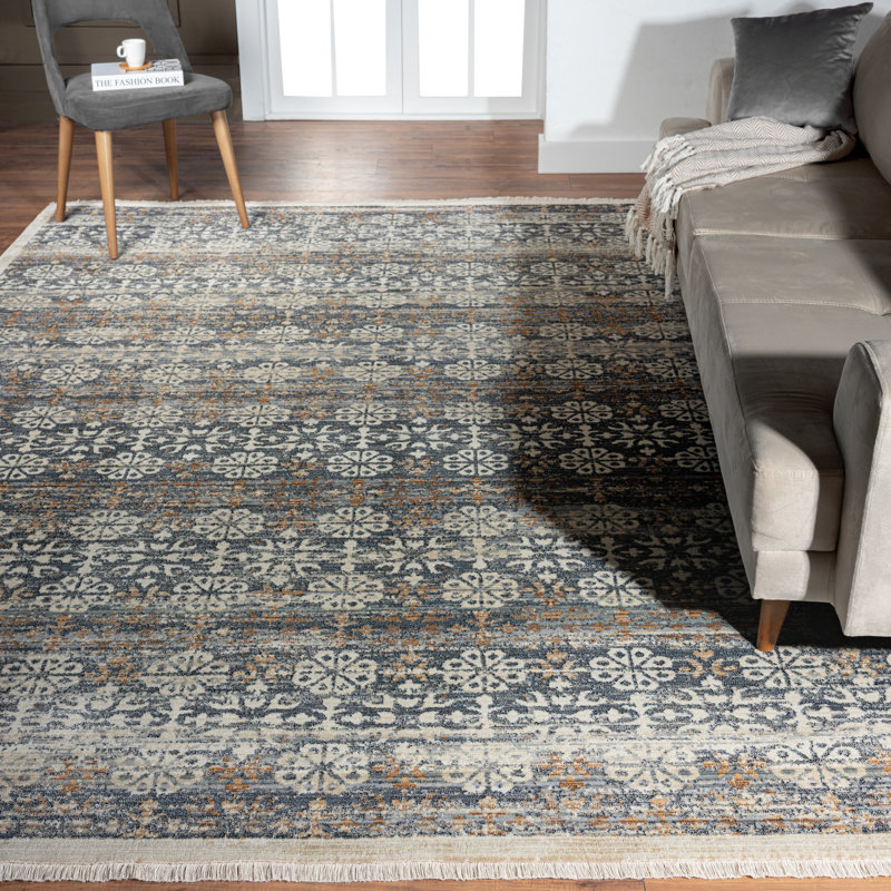 Mirabelle Floral Area Rug in Grey, Rectangle 2' x 3'