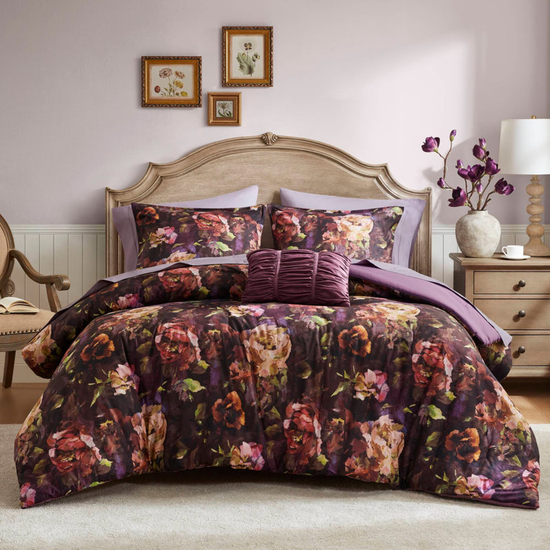 Contemporary Design Comforter Set