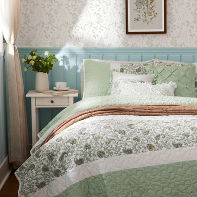 6 Piece Cotton Percale Quilt Set with Throw Pillows Full/Queen