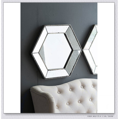 Miroir mural hexagonal 21 "x 18" avec finition argentée traditionnelle, miroir décoratif pour le salon, l'entrée, la chambre à coucher
