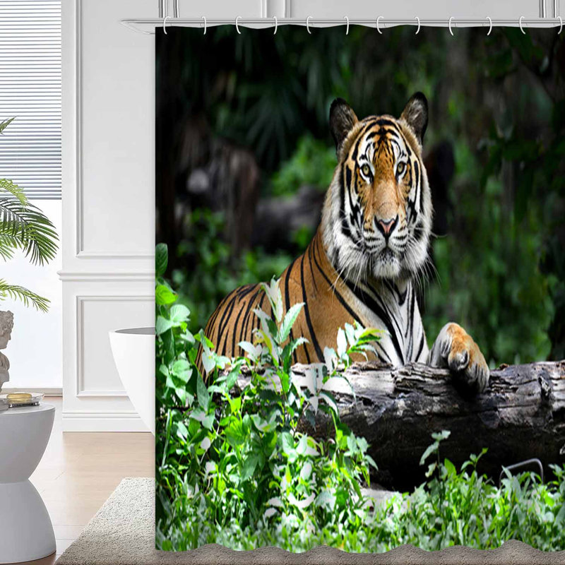 Rideau de douche avec 12 crochets Tiger Forest, L 72 po x l 84 po