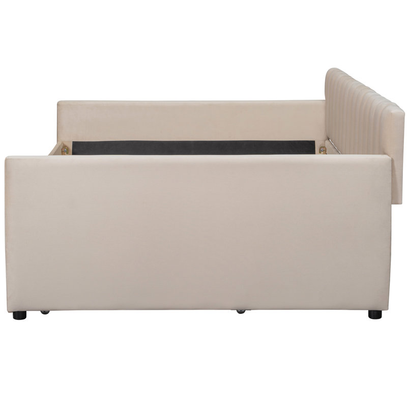 Lit double avec lit gigogne et sommier à lattes en bois, beige, confortable pour toute la famille, design élégant pour une chambre à coucher rénovée.