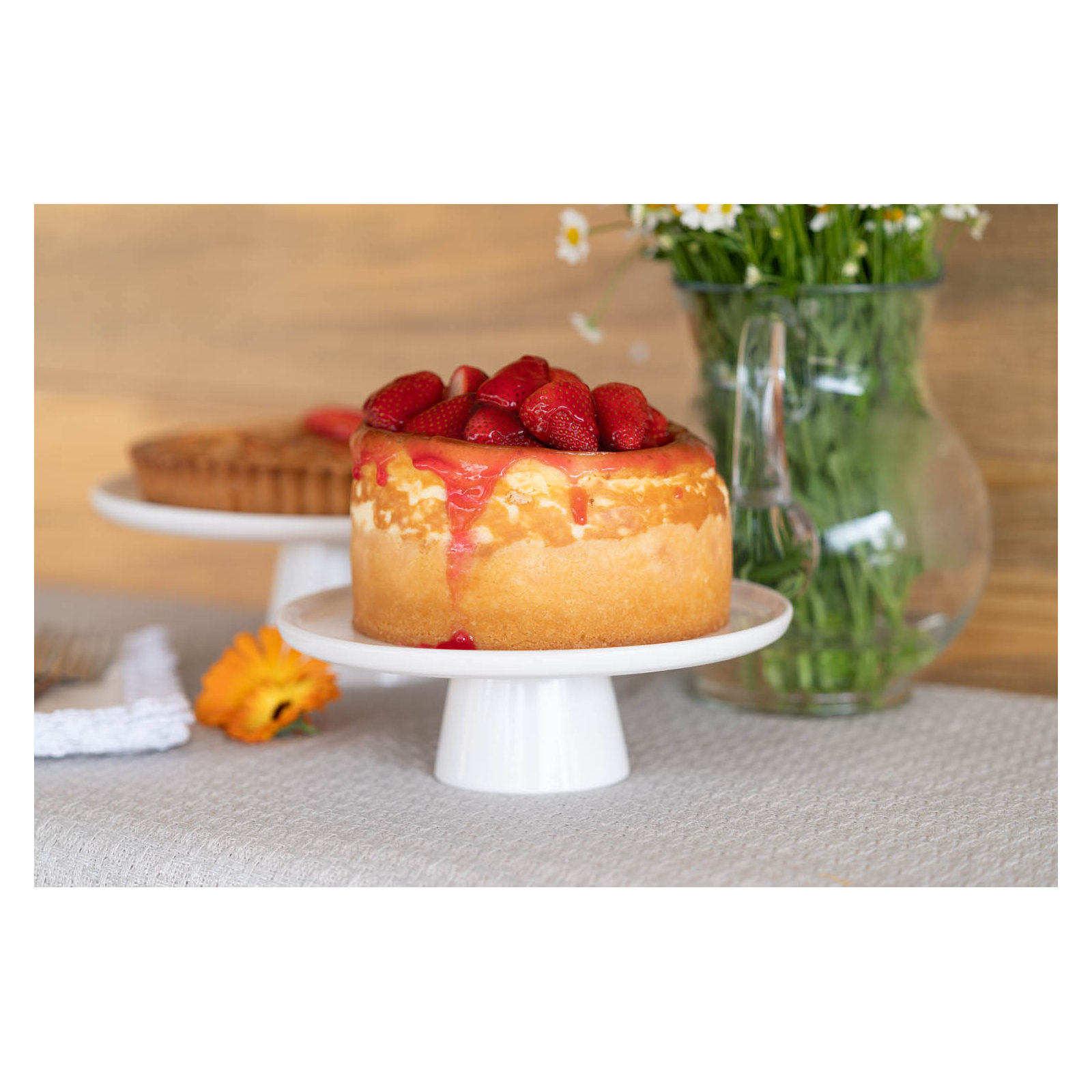 Ten Strawberry Street Whittier Cake Stand
