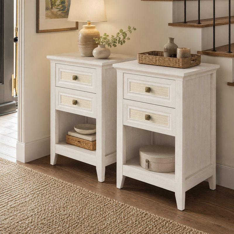 Ensemble de 2 tables de chevet Boho en rotin blanc grisâtre avec tiroirs et tablettes ouvertes, Set of 2