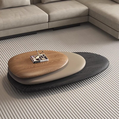 Table basse en bois de style nordique.