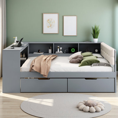 Élégant lit de jour plateforme en bois pleine grandeur avec tablettes de rangement, tiroirs, station de charge et tête de lit tapissier, gris