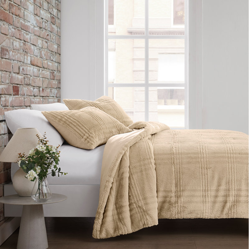 Brooklyn Loom Carved Faux Fur, Queen Comforter + 2 Queen Shams, Tan