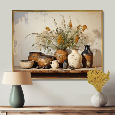 Art floral brun sur poterie rétro
