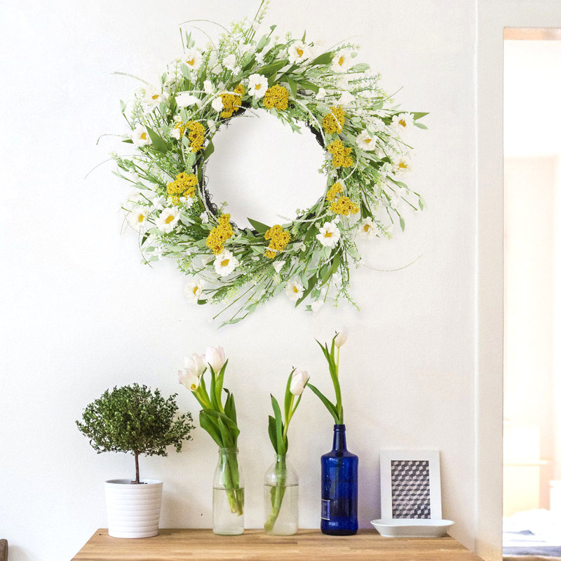 Couronne de 22 po de marguerites blanches et de mauvaises herbes vertes 22 po