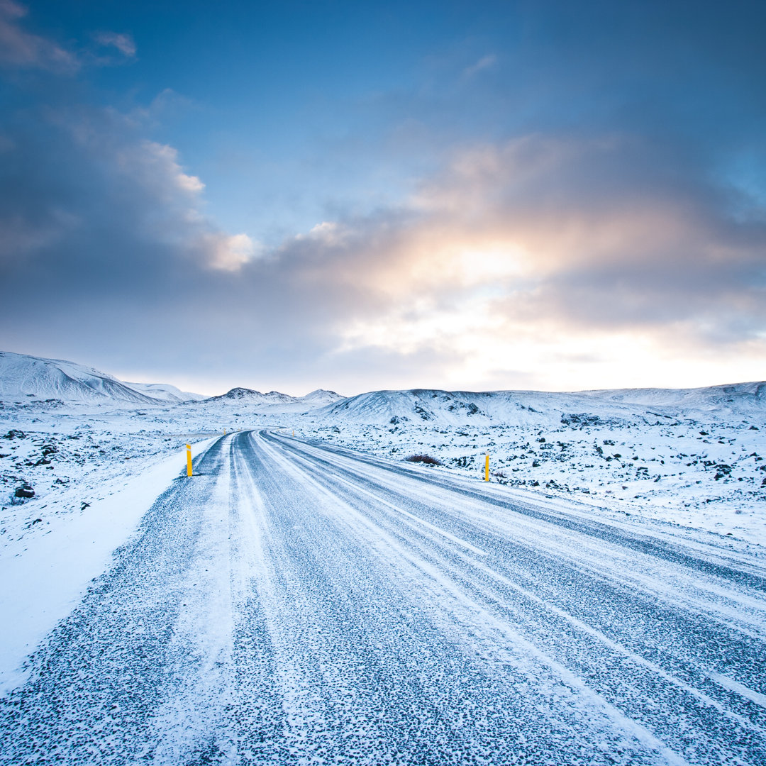 Fotodruck Cold Road von Robbithorvalds